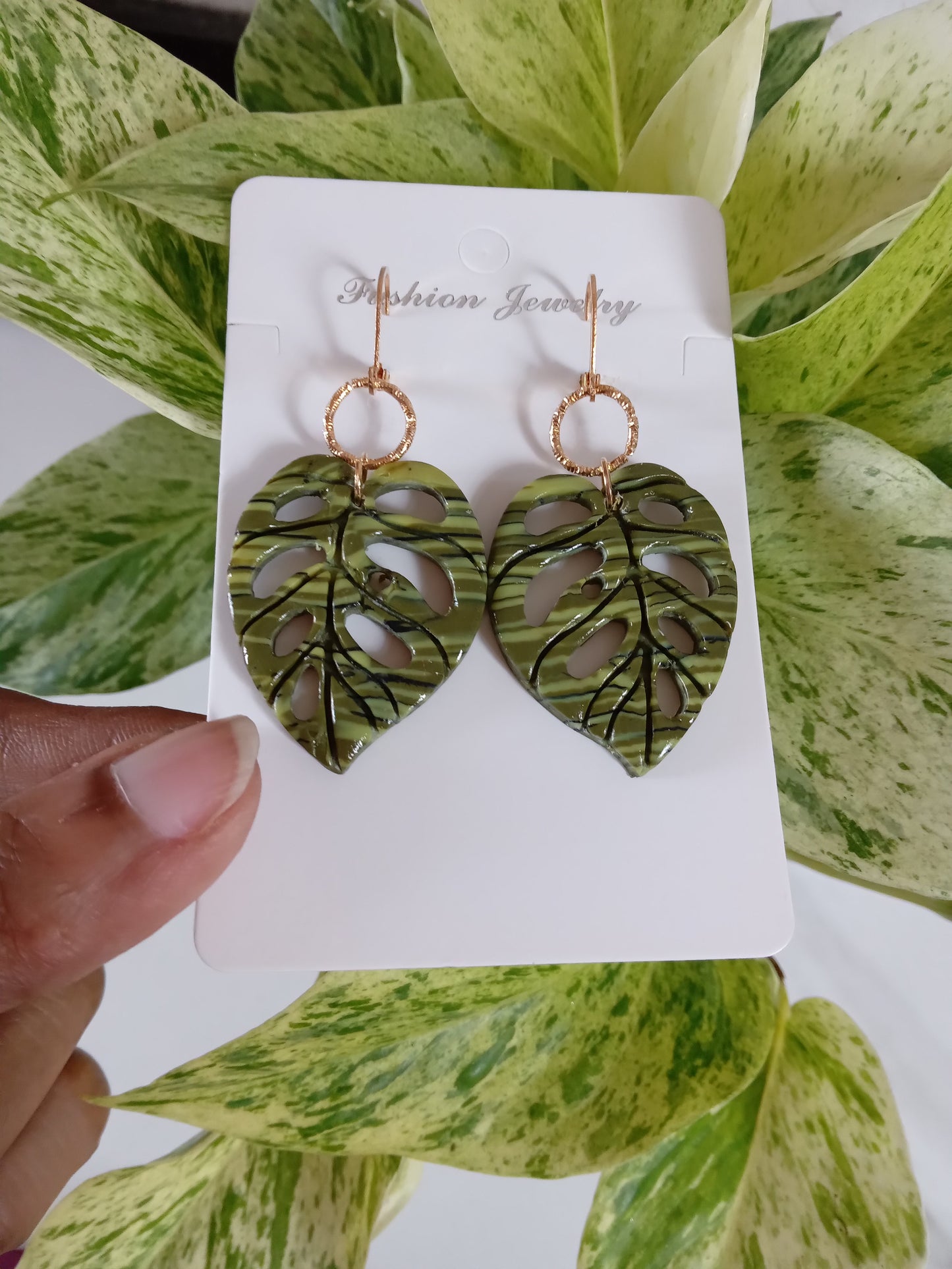 Handmade Monstera Leaf Polymer Clay Earrings - Green Tropical Dangle Earrings - Jewelry for Women