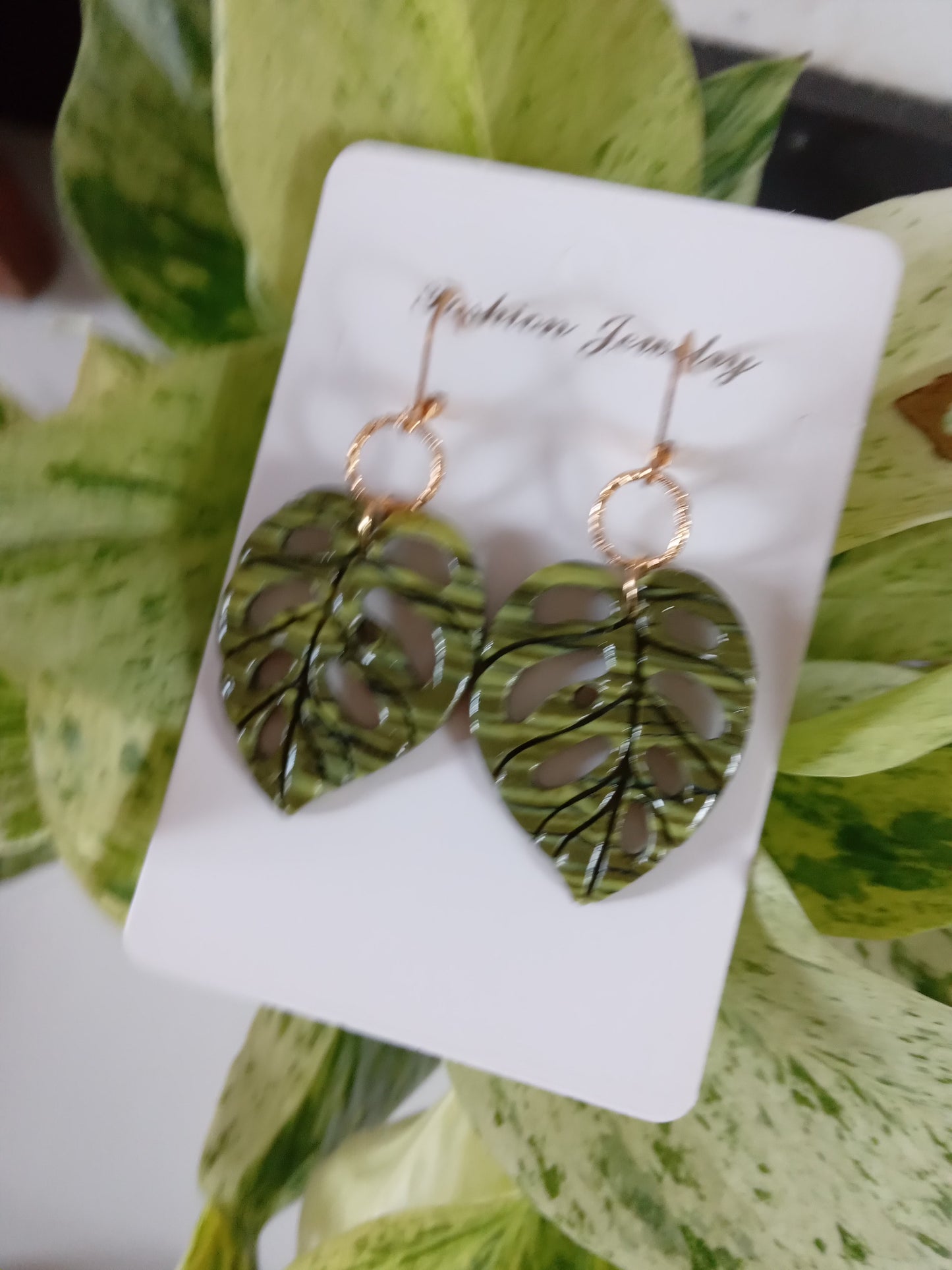 Handmade Monstera Leaf Polymer Clay Earrings - Green Tropical Dangle Earrings - Jewelry for Women