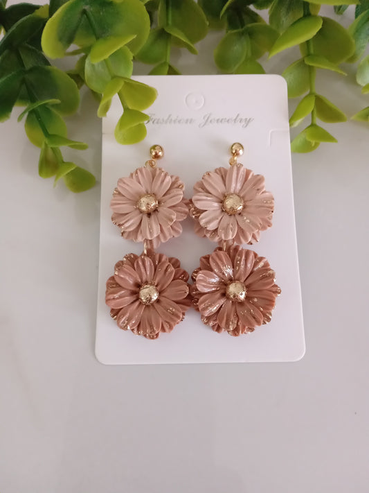 Brown and Beige Daisy Polymer Clay Earrings – Handmade Floral Statement Jewelry, Lightweight Daisy Earrings for Women