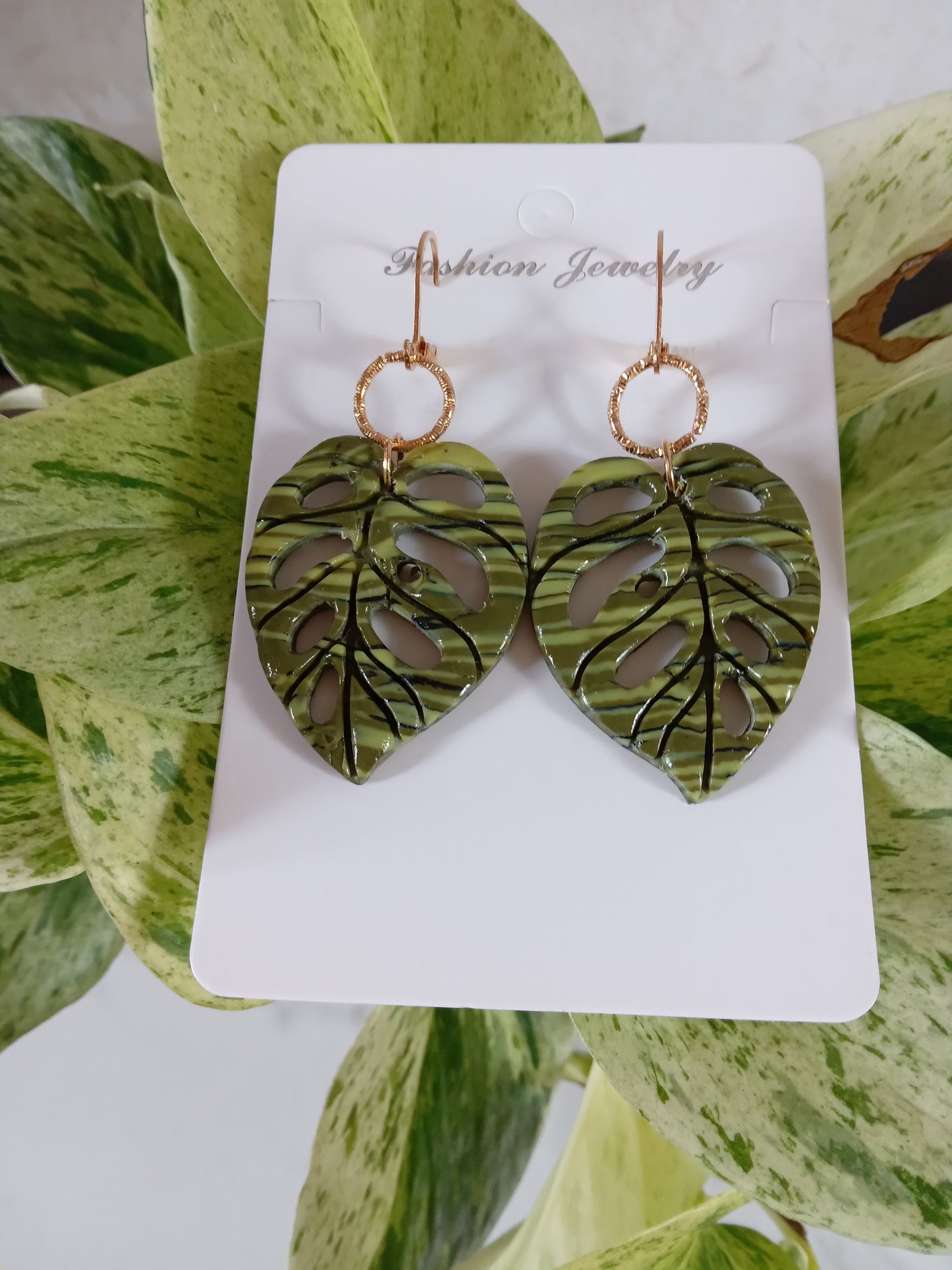 Handmade Monstera Leaf Polymer Clay Earrings - Green Tropical Dangle Earrings - Jewelry for Women