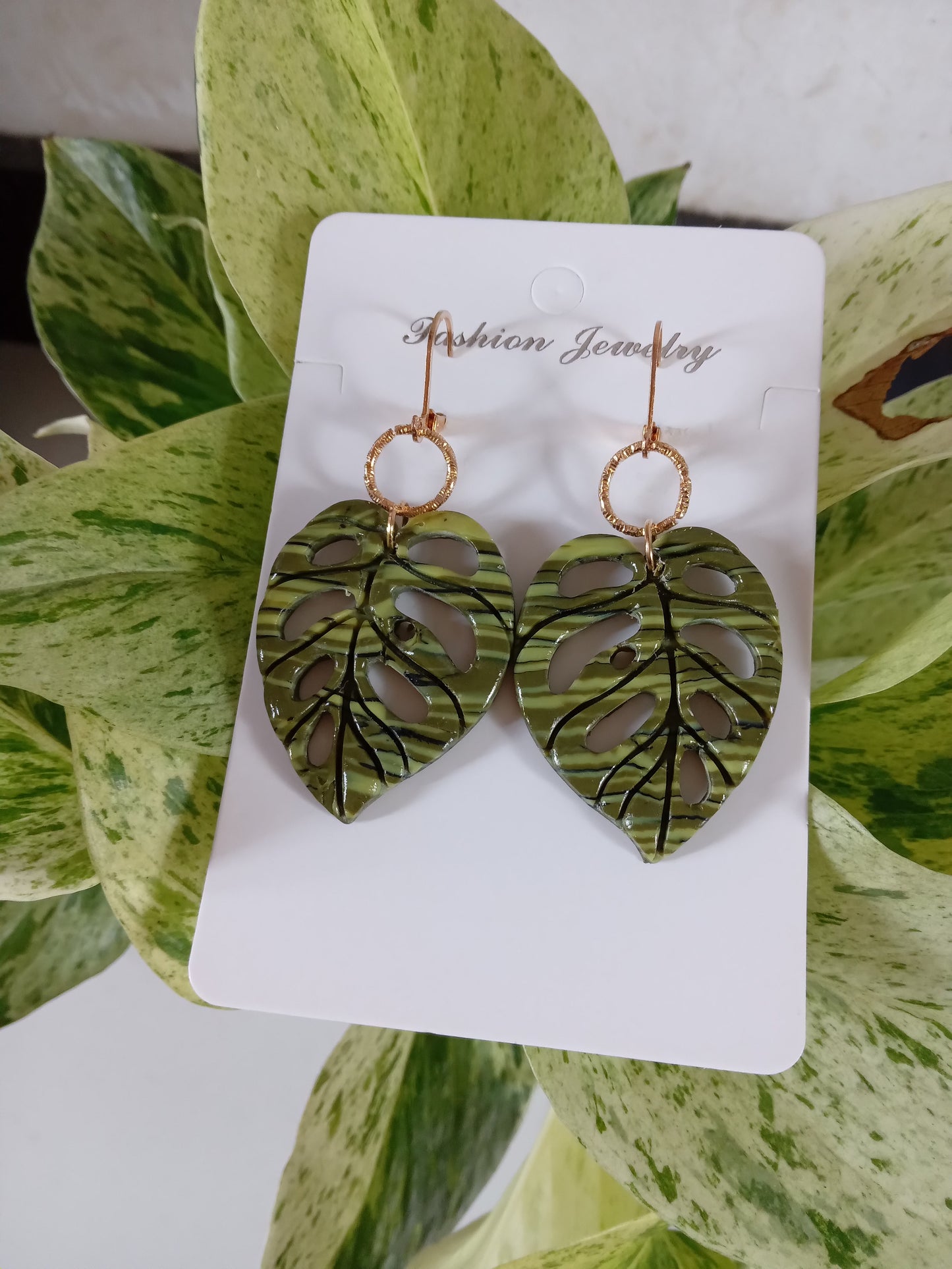 Handmade Monstera Leaf Polymer Clay Earrings - Green Tropical Dangle Earrings - Jewelry for Women