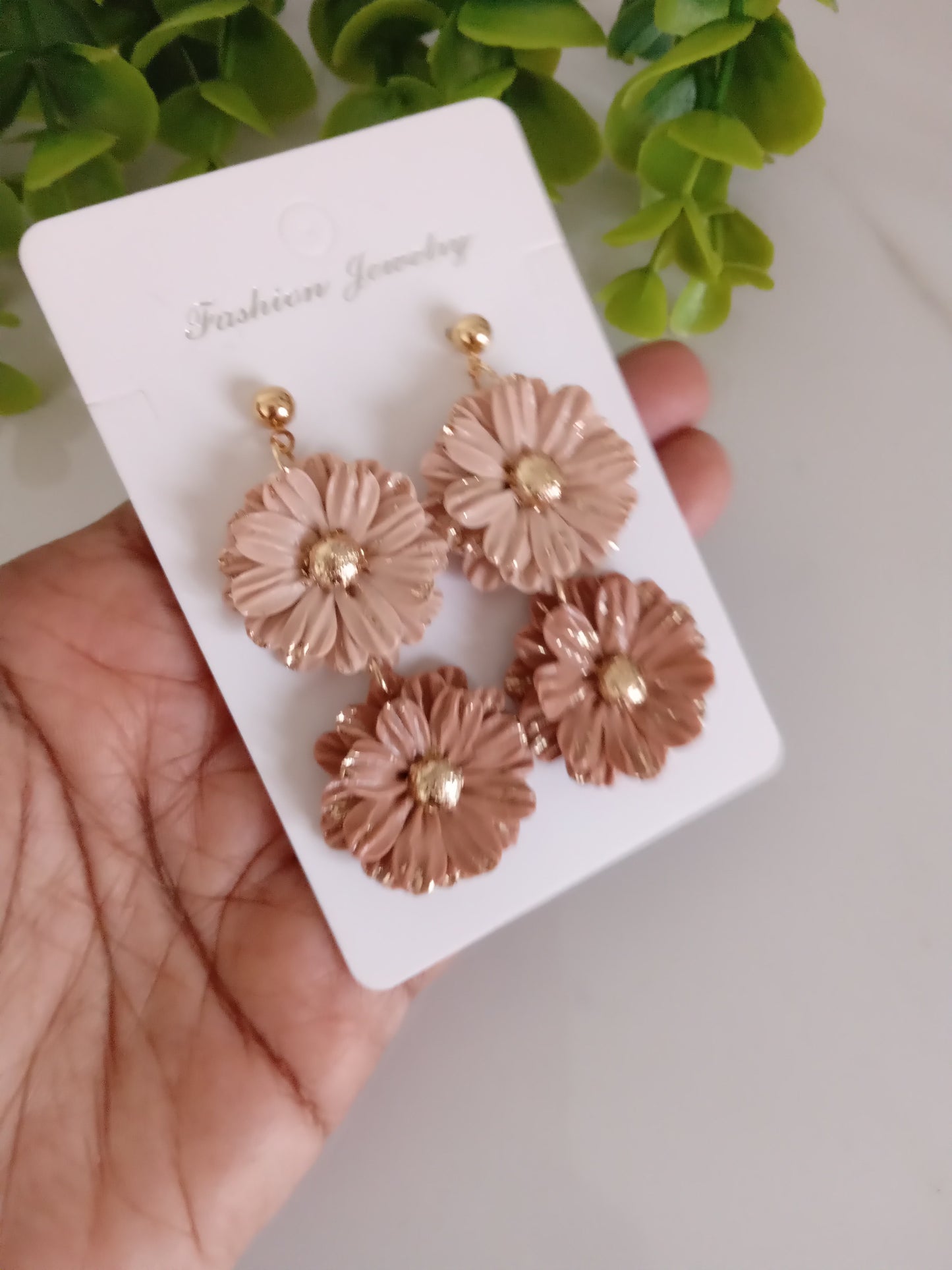 Brown and Beige Daisy Polymer Clay Earrings – Handmade Floral Statement Jewelry, Lightweight Daisy Earrings for Women