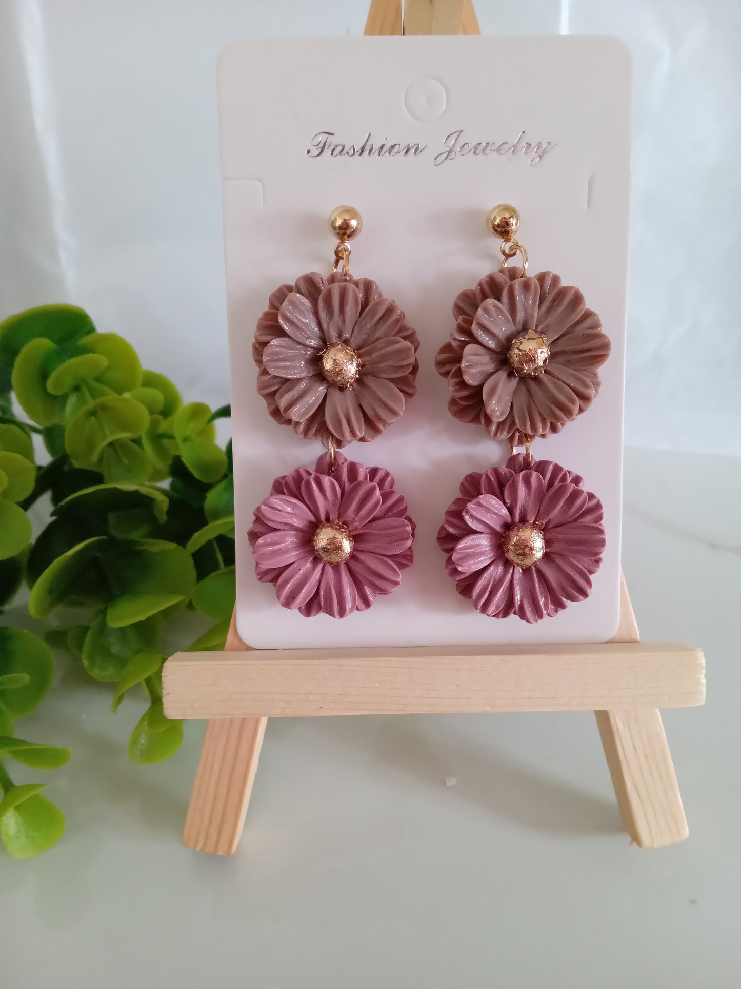 Pink Daisy Polymer Clay Earrings – Handmade Floral Statement Jewelry, Lightweight Daisy Earrings for Women